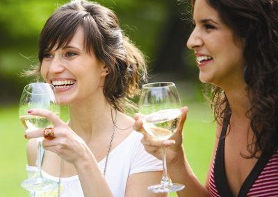 Two-girls-tasting-Hunter-Valley-Wine